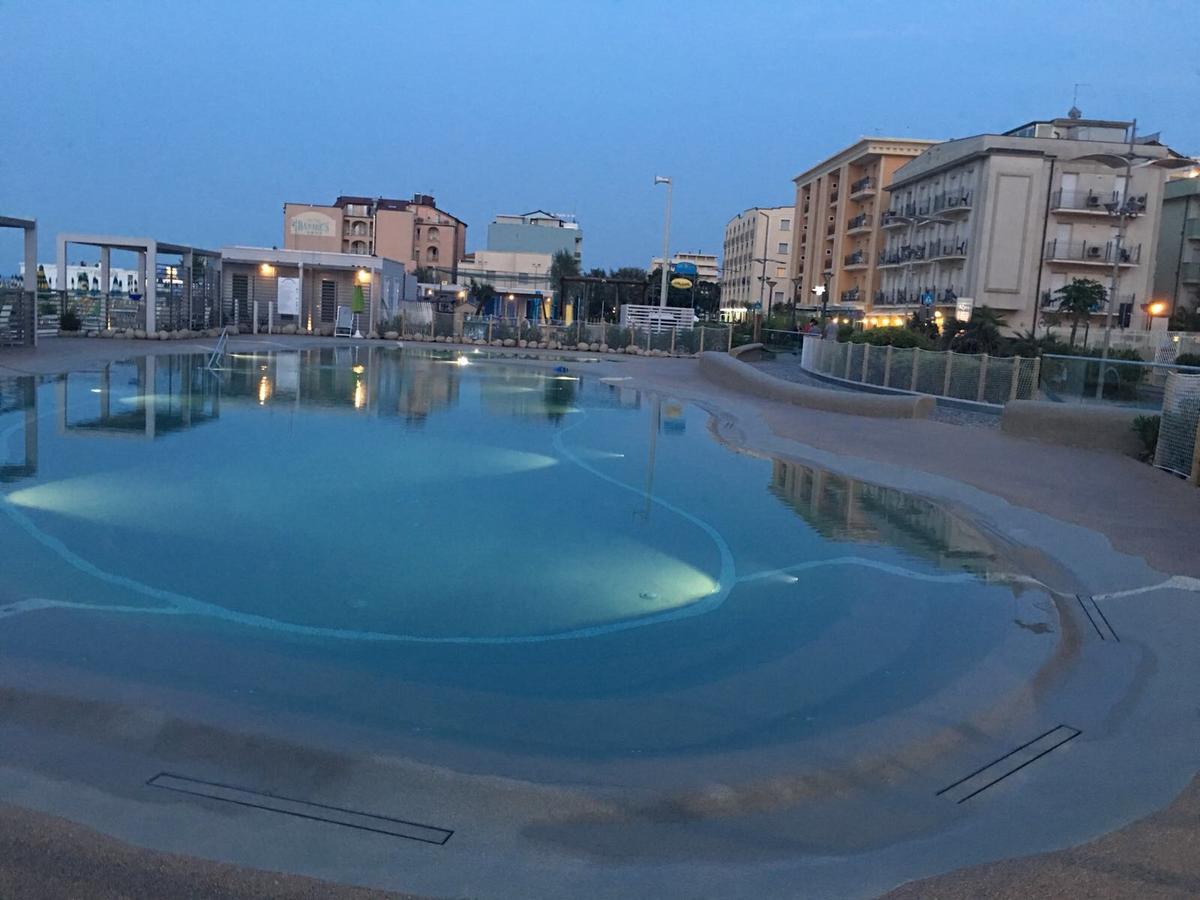 Residence Roxy Misano Adriatico Exterior foto